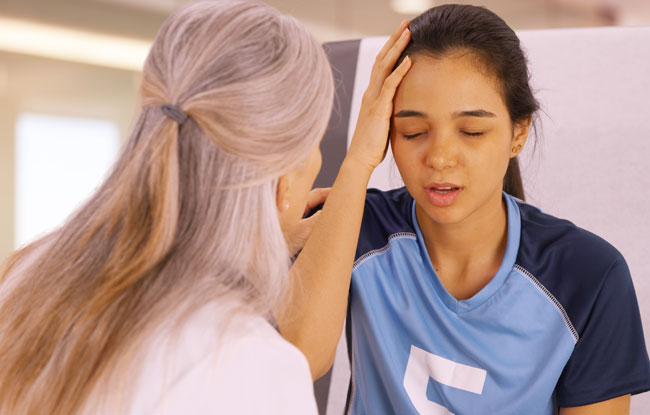 Patient undergoing Concussion treatment at Advanced Pain Consultants, PA